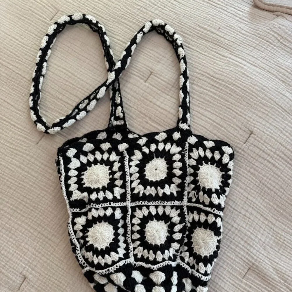Urban Outfitters Crochet Black and White Bag - Picture 2 of 4
